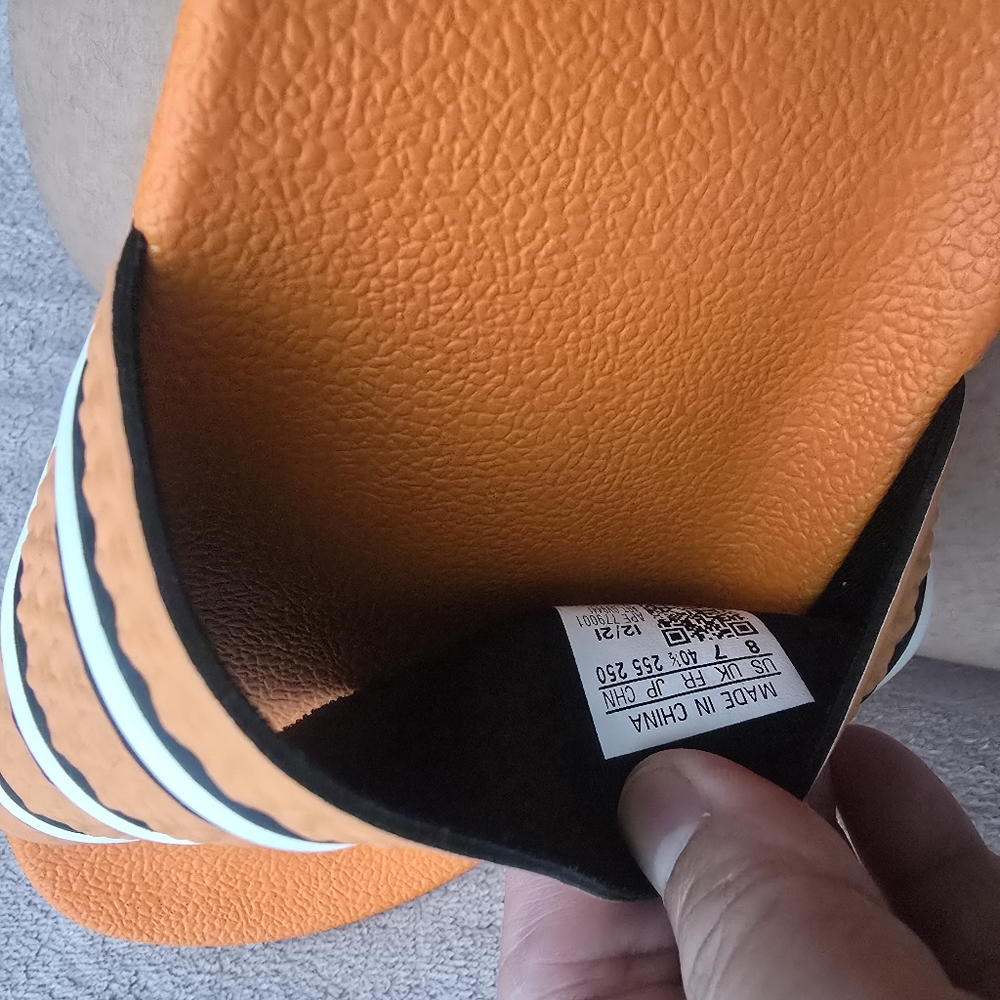 ADIDAS Adilette Slides - Picture 4 of 5